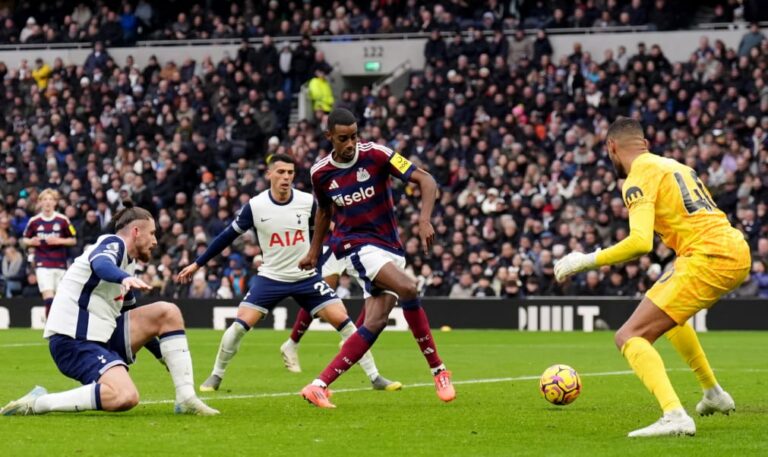 Tottenham vs Newcastle United (19:30 – 04/01) | Xem lại trận đấu